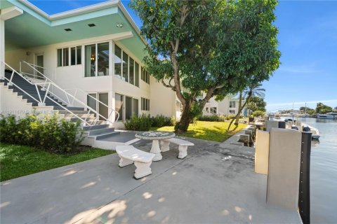 Copropriété à vendre à Fort Lauderdale, Floride: 1 chambre, 70.61 m2 № 1967635 - photo 3