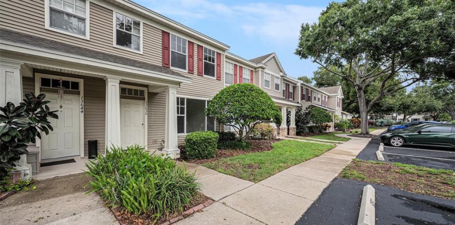 Townhouse in Largo, Florida 2 bedrooms, 105.26 sq.m. № 1845083