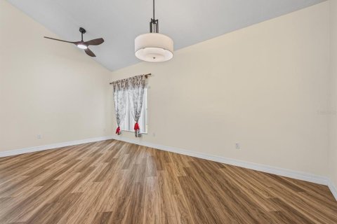 House in Kissimmee, Florida 6 bedrooms, 252.51 sq.m. № 1803229 - photo 15