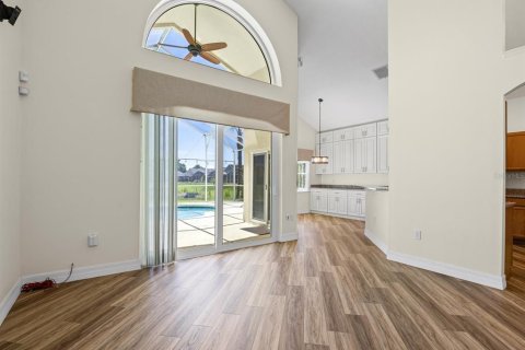 House in Kissimmee, Florida 6 bedrooms, 252.51 sq.m. № 1803229 - photo 9