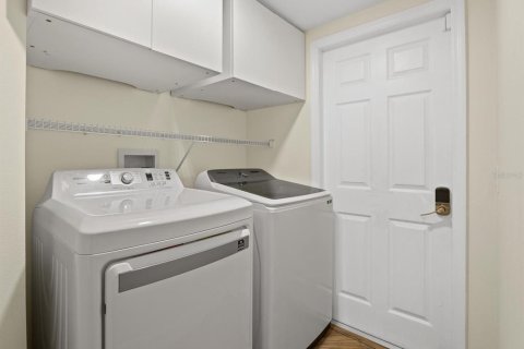 House in Kissimmee, Florida 6 bedrooms, 252.51 sq.m. № 1803229 - photo 27