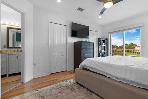 Снять в аренду таунхаус в Мирамар, Флорида 3 спальни, 117.99м2, № 1953184 - фото 18