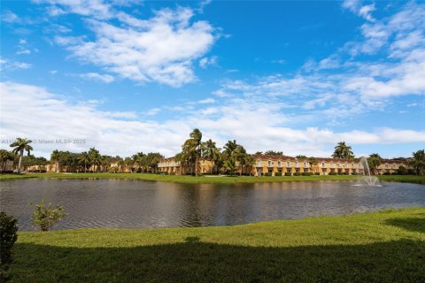 Снять в аренду таунхаус в Мирамар, Флорида 3 спальни, 117.99м2, № 1953184 - фото 13