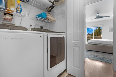 Снять в аренду таунхаус в Мирамар, Флорида 3 спальни, 117.99м2, № 1953184 - фото 20