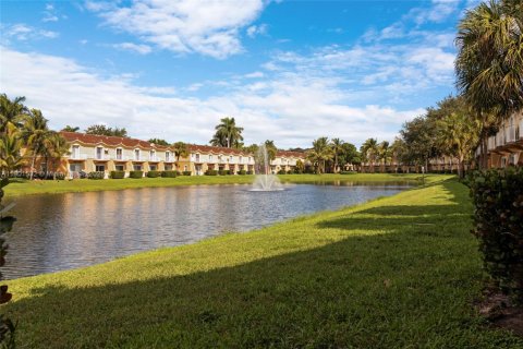 Снять в аренду таунхаус в Мирамар, Флорида 3 спальни, 117.99м2, № 1953184 - фото 12