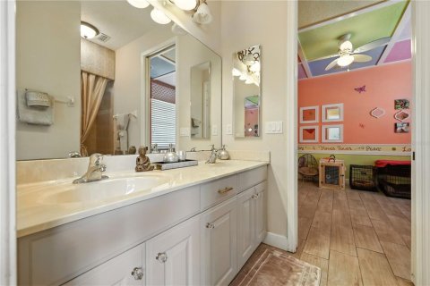 Casa en alquiler en Orlando, Florida, 4 dormitorios, 331.75 m2 № 1918057 - foto 23