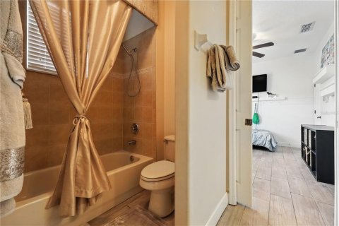 Casa en alquiler en Orlando, Florida, 4 dormitorios, 331.75 m2 № 1918057 - foto 24
