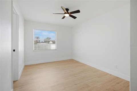 Duplex à vendre à Orlando, Floride: 3 chambres, 90.12 m2 № 2416825 - photo 17