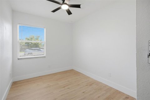 Duplex à vendre à Orlando, Floride: 3 chambres, 90.12 m2 № 2416825 - photo 18