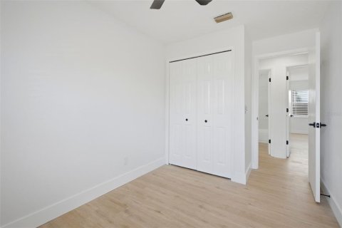 Duplex à vendre à Orlando, Floride: 3 chambres, 90.12 m2 № 2416825 - photo 19