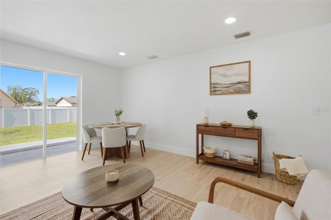 Duplex à vendre à Orlando, Floride: 3 chambres, 90.12 m2 № 2416825 - photo 29