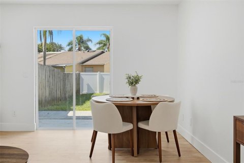 Duplex à vendre à Orlando, Floride: 3 chambres, 90.12 m2 № 2416825 - photo 28