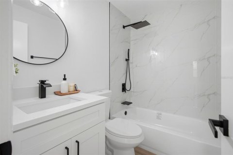 Duplex à vendre à Orlando, Floride: 3 chambres, 90.12 m2 № 2416825 - photo 12