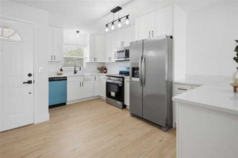 Duplex à vendre à Orlando, Floride: 3 chambres, 90.12 m2 № 2416825 - photo 4