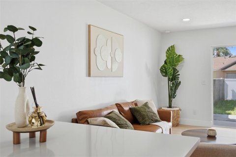 Duplex à vendre à Orlando, Floride: 3 chambres, 90.12 m2 № 2416825 - photo 7