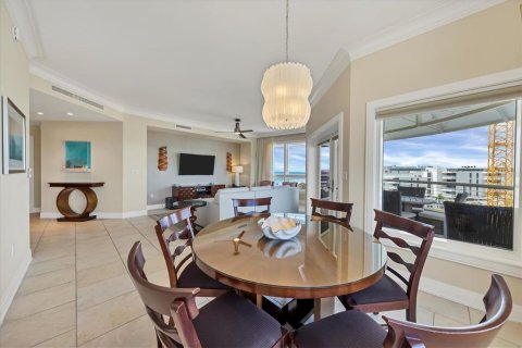 Condo in Sarasota, Florida, 2 bedrooms  № 2298774 - photo 11