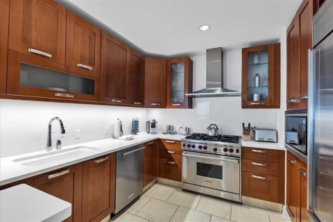 Condo in Sarasota, Florida, 2 bedrooms  № 2298774 - photo 18