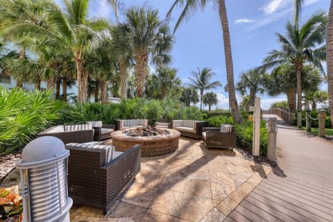 Condo in Sarasota, Florida, 2 bedrooms  № 2298774 - photo 13