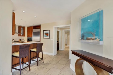 Condo in Sarasota, Florida, 2 bedrooms  № 2298774 - photo 17