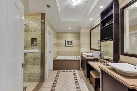 Condo in Sarasota, Florida, 2 bedrooms  № 2298774 - photo 24