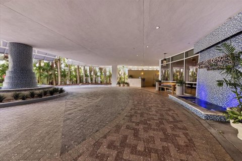 Condo in Sarasota, Florida, 2 bedrooms  № 2298774 - photo 12