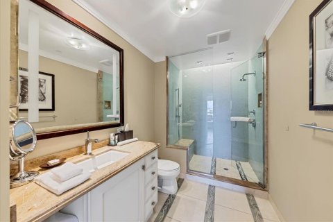 Condo in Sarasota, Florida, 2 bedrooms  № 2298774 - photo 15