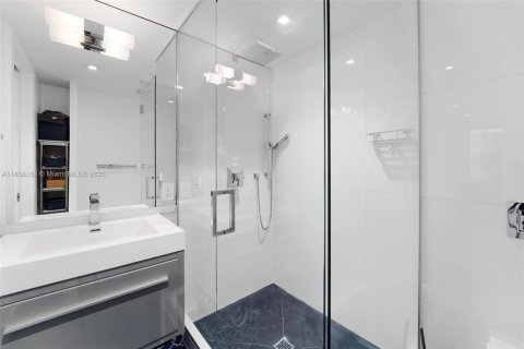 Снять в аренду кондоминиум в Майами-Бич, Флорида 2 спальни, 66.89м2, № 1881807 - фото 17