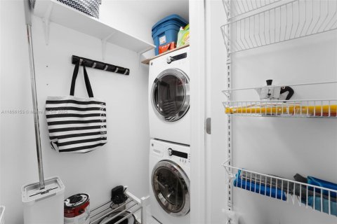 Снять в аренду кондоминиум в Майами-Бич, Флорида 2 спальни, 66.89м2, № 1881807 - фото 18