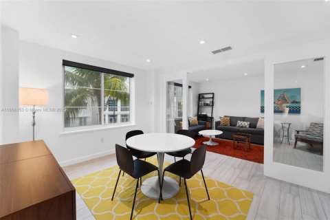 Снять в аренду кондоминиум в Майами-Бич, Флорида 2 спальни, 66.89м2, № 1881807 - фото 13