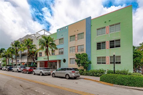 Снять в аренду кондоминиум в Майами-Бич, Флорида 2 спальни, 66.89м2, № 1881807 - фото 20