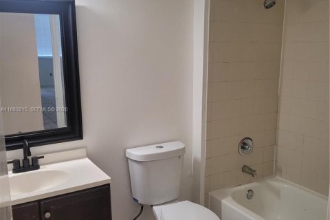 Снять в аренду кондоминиум в Помпано-Бич, Флорида 3 спальни, 108.7м2, № 2045414 - фото 20