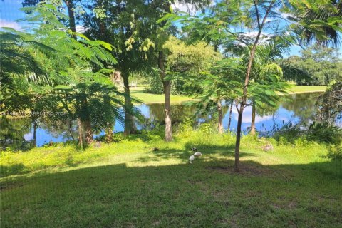 Снять в аренду кондоминиум в Помпано-Бич, Флорида 3 спальни, 108.7м2, № 2045414 - фото 12