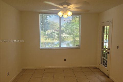 Снять в аренду кондоминиум в Помпано-Бич, Флорида 3 спальни, 108.7м2, № 2045414 - фото 10