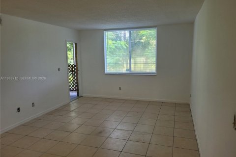 Снять в аренду кондоминиум в Помпано-Бич, Флорида 3 спальни, 108.7м2, № 2045414 - фото 18