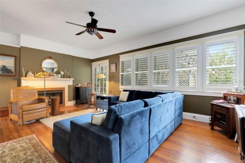 House in Lakeland, Florida 3 bedrooms, 150.97 sq.m. № 1886083 - photo 2