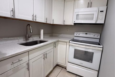Condominio en venta en Miami, Florida, 2 dormitorios, 67.63 m2 № 1745966 - foto 4