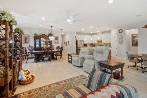 House in Port St. Lucie, Florida 2 bedrooms, 190.91 sq.m. № 1878005 - photo 7