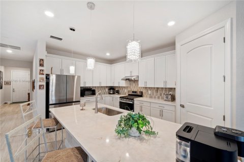 House in Port St. Lucie, Florida 2 bedrooms, 190.91 sq.m. № 1878005 - photo 11