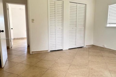 Casa en alquiler en Fort Lauderdale, Florida, 2 dormitorios, 199.93 m2 № 1951038 - foto 13