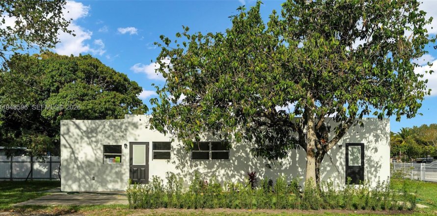 Дом в Опа-Локка, Флорида 4 спальни, 115.94м2 № 2004513