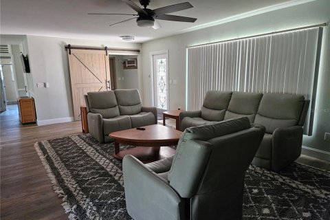House in Sun City Center, Florida 2 bedrooms, 180.79 sq.m. № 2227596 - photo 12