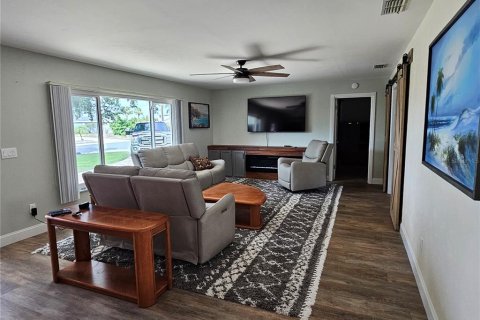 House in Sun City Center, Florida 2 bedrooms, 180.79 sq.m. № 2227596 - photo 13