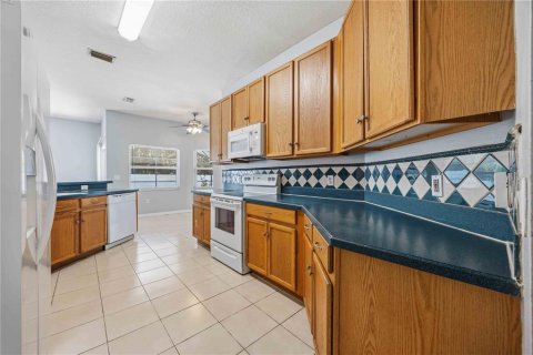 Casa en venta en Kissimmee, Florida, 3 dormitorios, 178.56 m2 № 2237294 - foto 10