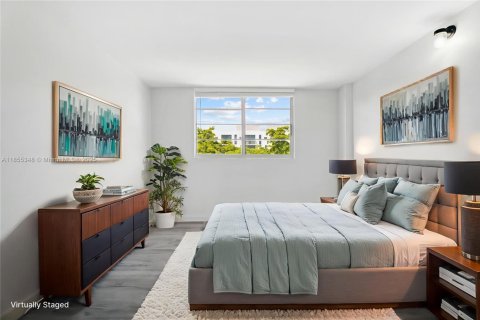 Condo in Miami, Florida, 2 bedrooms  № 1888901 - photo 17