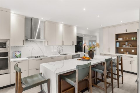 Casa en venta en Miami, Florida, 3 dormitorios, 183.76 m2 № 1974056 - foto 18