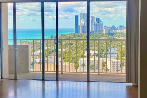 Купить кондоминиум в Халландейл-Бич, Флорида 1 спальня, 80.82м2, № 1958362 - фото 6