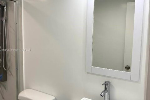 Купить кондоминиум в Халландейл-Бич, Флорида 1 спальня, 80.82м2, № 1958362 - фото 10