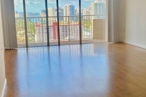 Купить кондоминиум в Халландейл-Бич, Флорида 1 спальня, 80.82м2, № 1958362 - фото 5