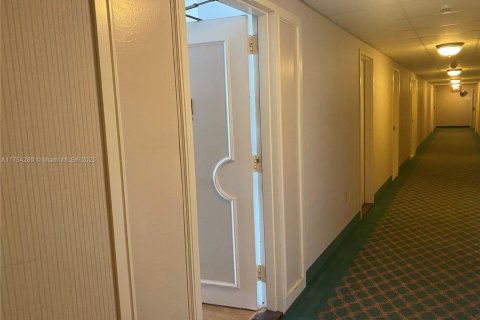 Купить кондоминиум в Халландейл-Бич, Флорида 1 спальня, 80.82м2, № 1958362 - фото 17