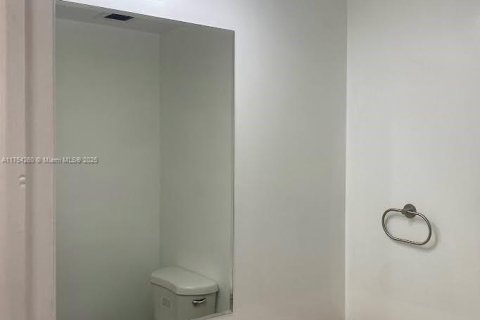 Купить кондоминиум в Халландейл-Бич, Флорида 1 спальня, 80.82м2, № 1958362 - фото 12